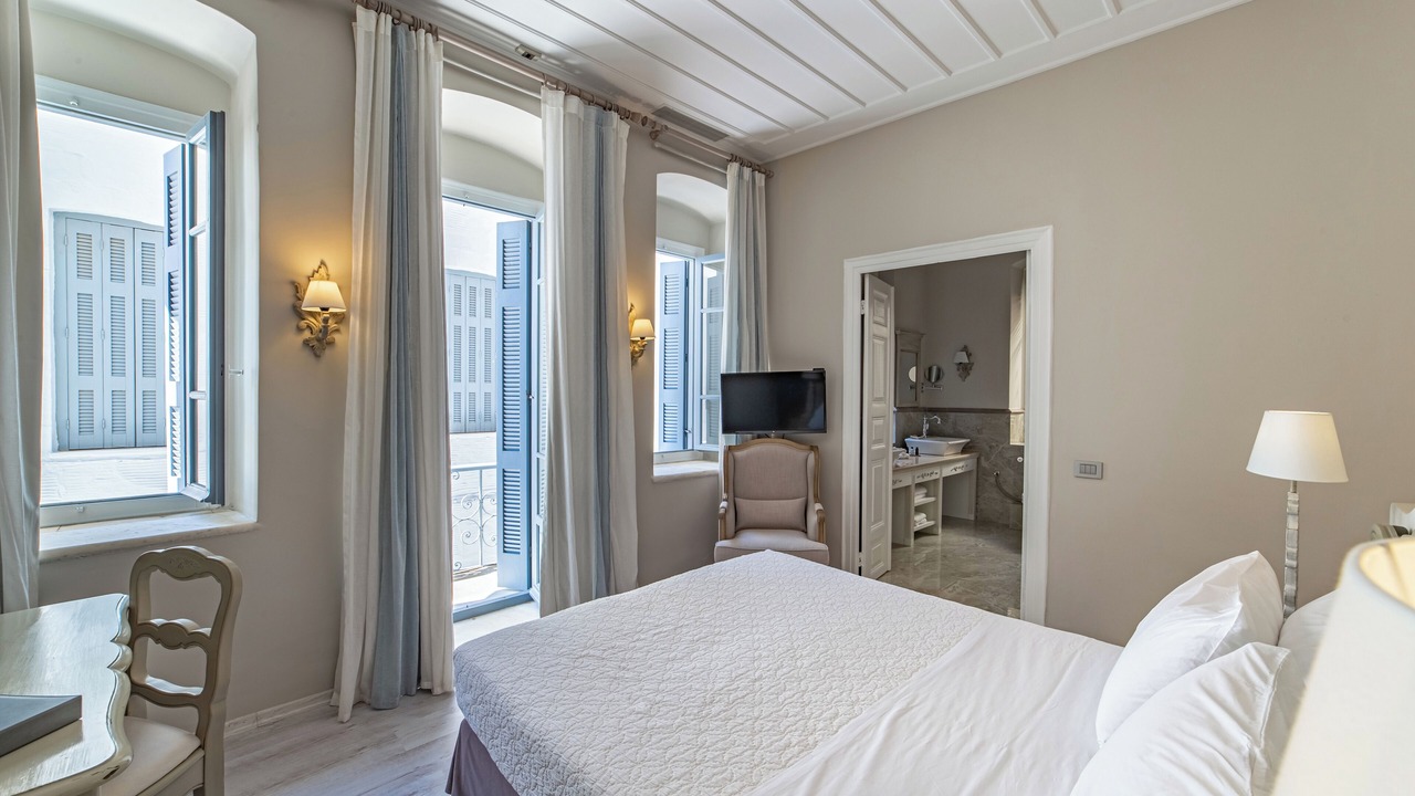 Photo of Bedroom in Paleopolis