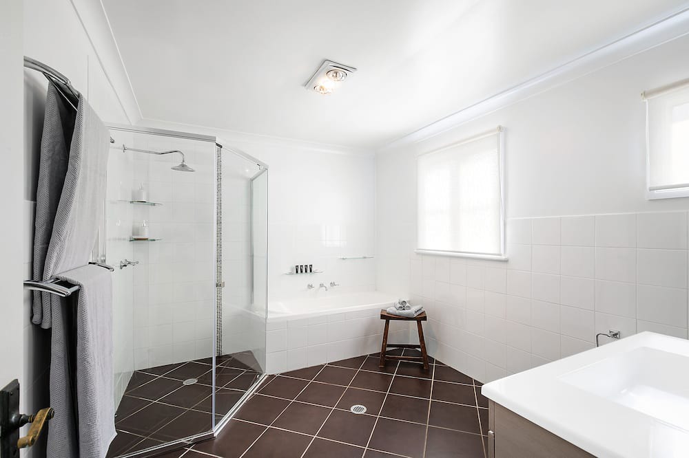 Photo of Bathroom in Katoomba
