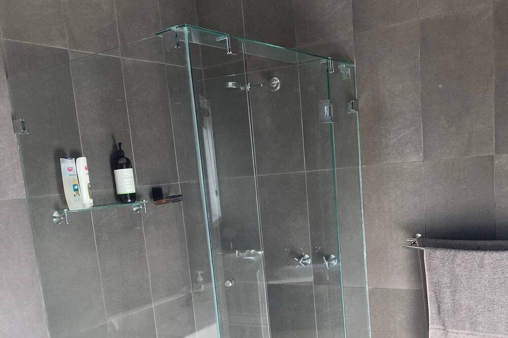 Photo of Bathroom in St Leonards