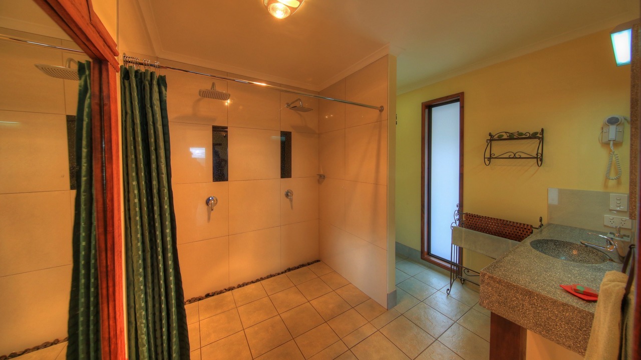 Photo of Bathroom in Balmoral Ridge