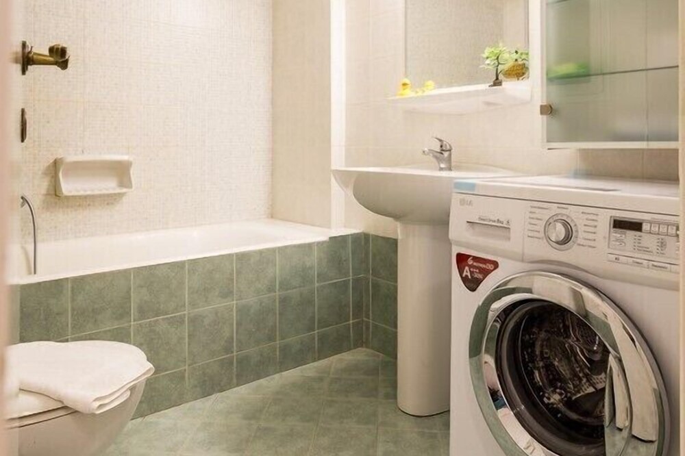 Photo of Bathroom in Platia Viktorias