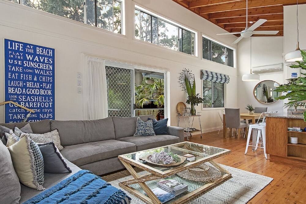 Photo of Livingroom in Pearl Beach