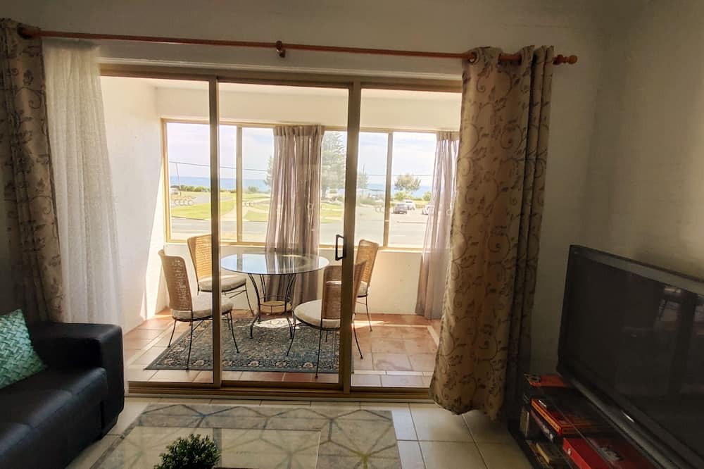 Photo of Livingroom in Safety Bay