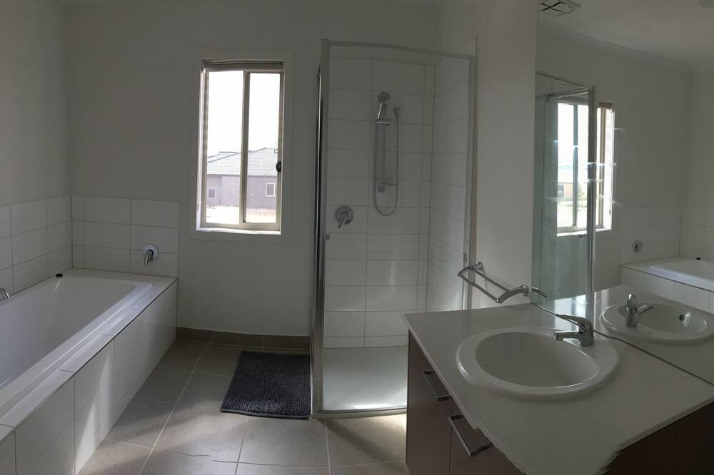 Photo of Bathroom in Point Cook