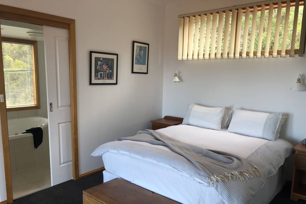 Photo of Bedroom in Spring Beach