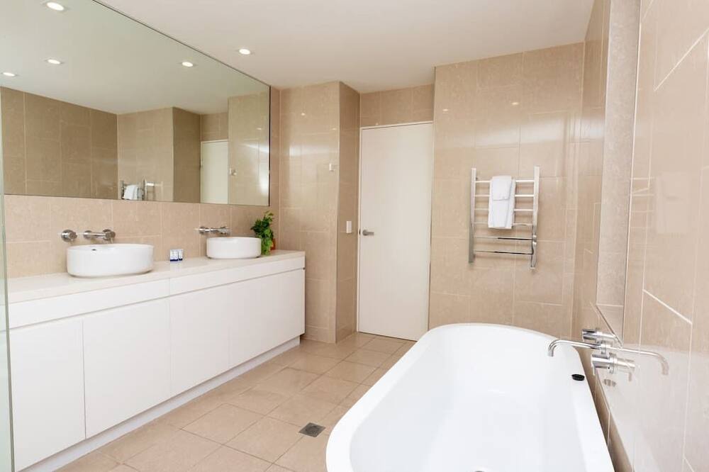 Photo of Bathroom in Turvey Park