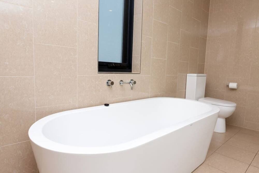Photo of Bathroom in Turvey Park