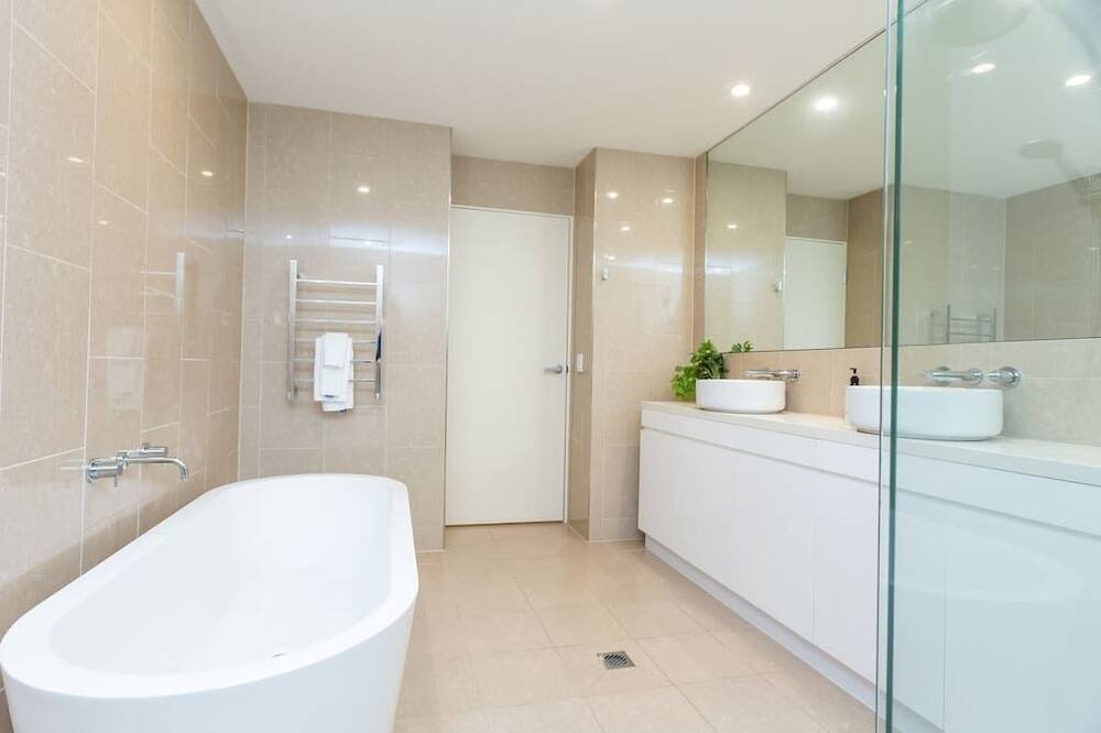 Photo of Bathroom in Turvey Park
