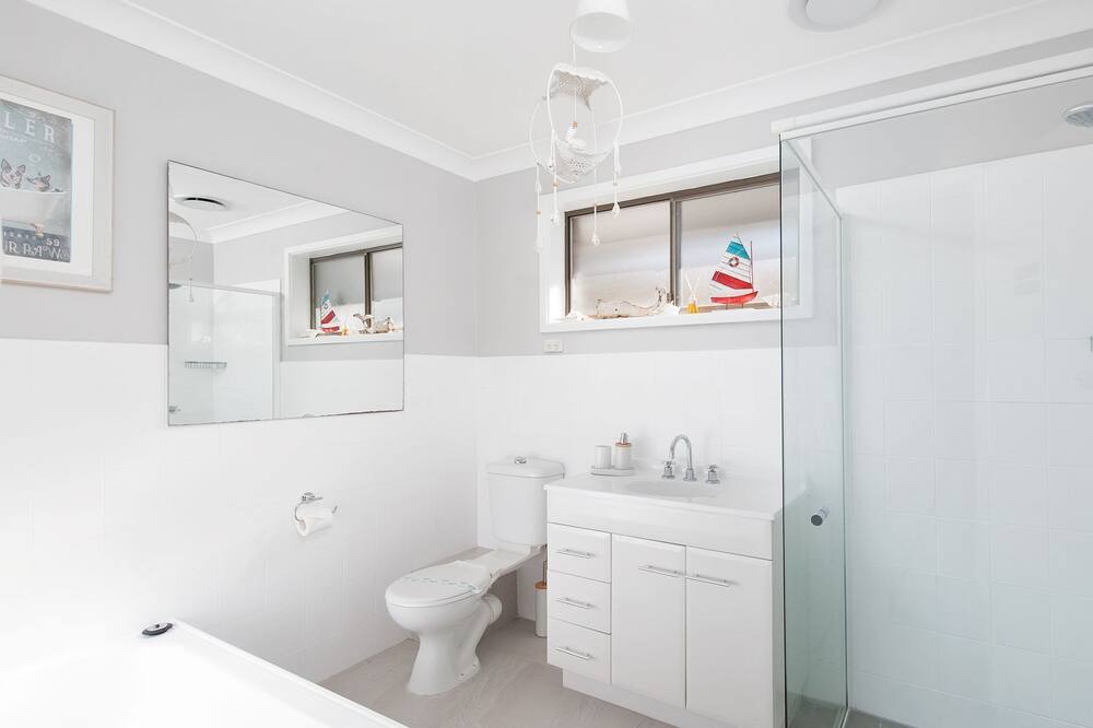 Photo of Bathroom in Salamander Bay