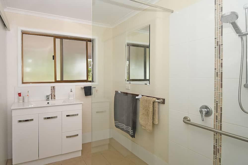 Photo of Bathroom in Pacific Haven