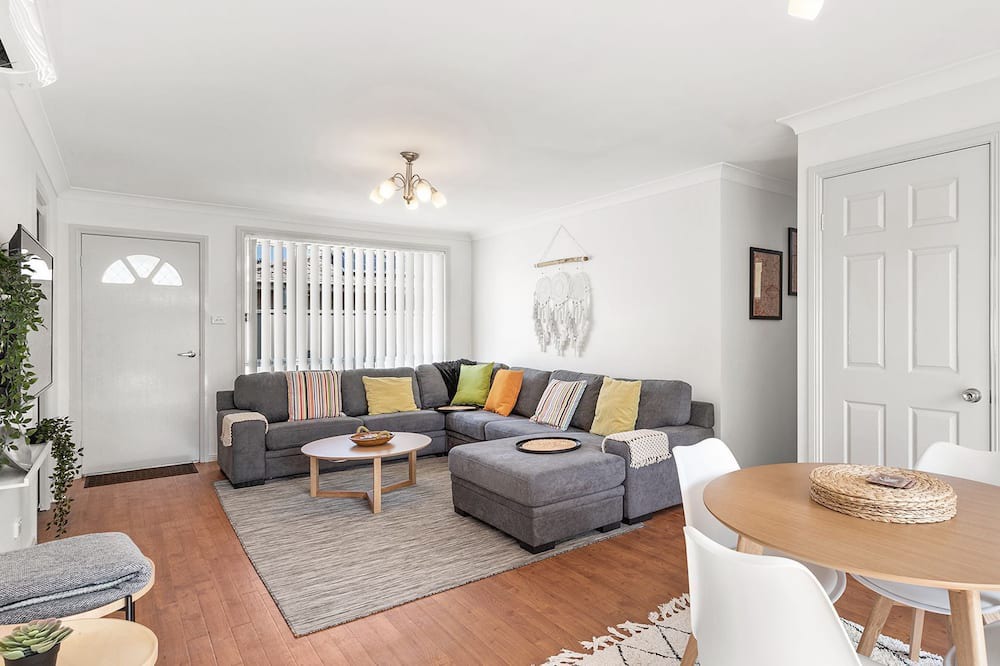 Photo of Livingroom in Salamander Bay