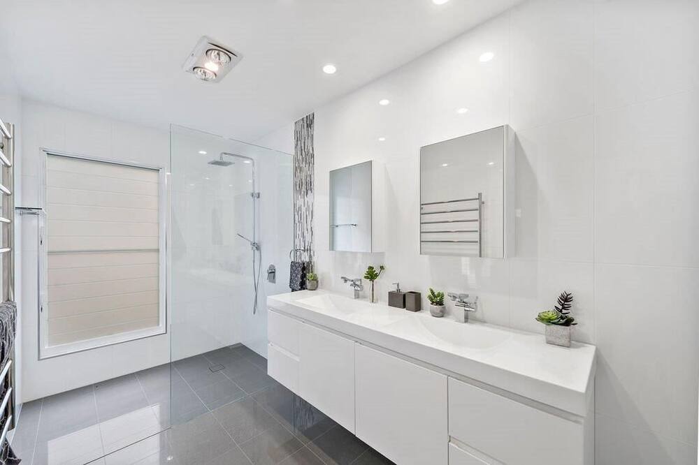 Photo of Bathroom in Emerald Beach