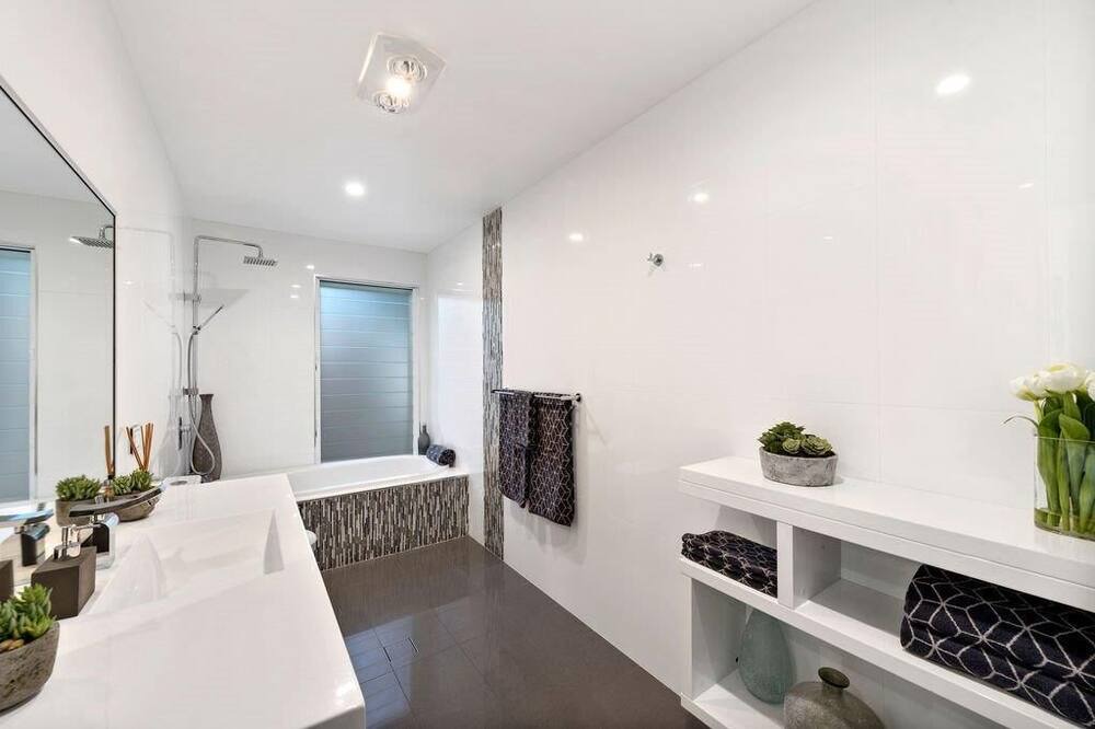 Photo of Bedroom in Emerald Beach