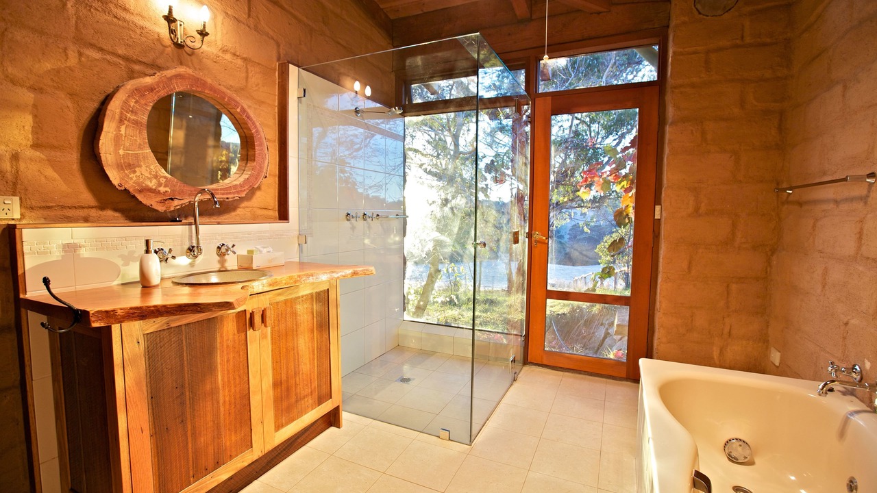 Photo of Bathroom in Ingebirah