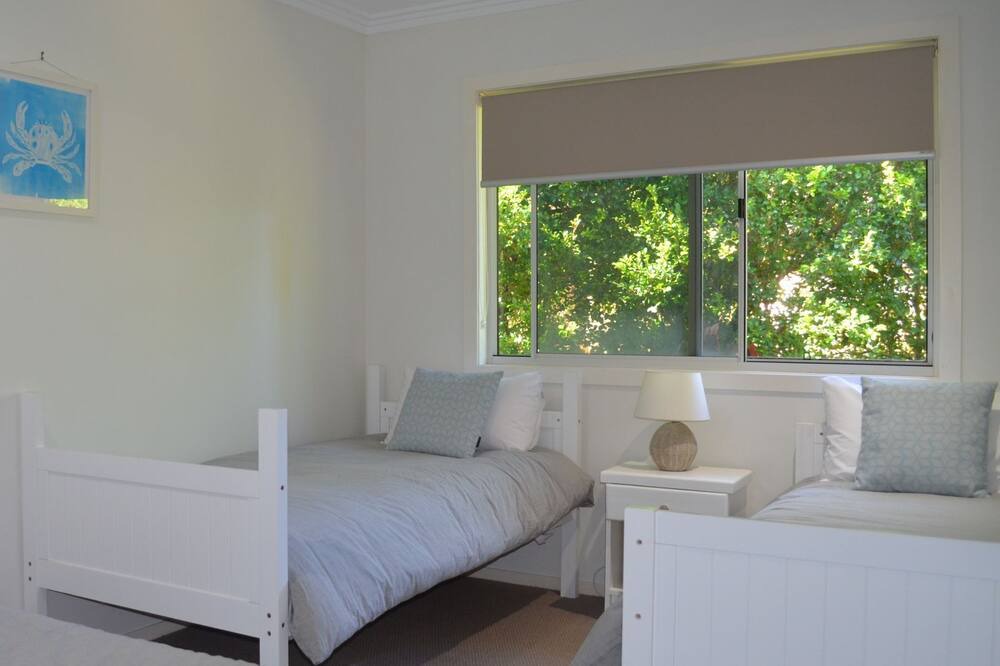Photo of Bedroom in Valla Beach