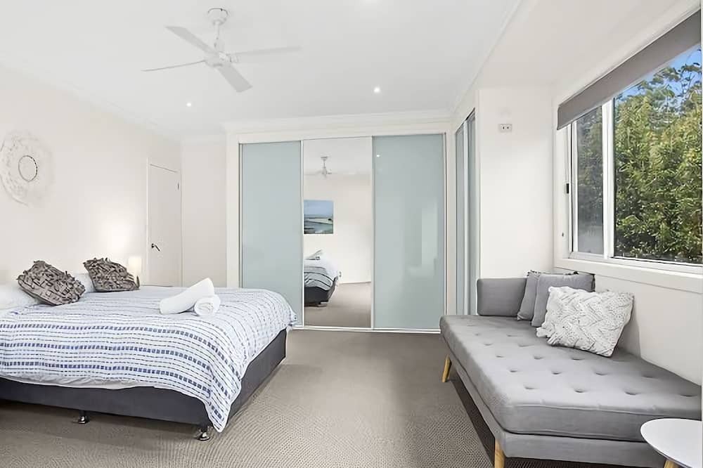 Photo of Bedroom in Valla Beach