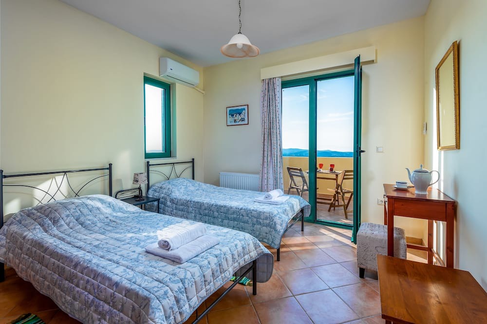Photo of Bedroom in Salakos