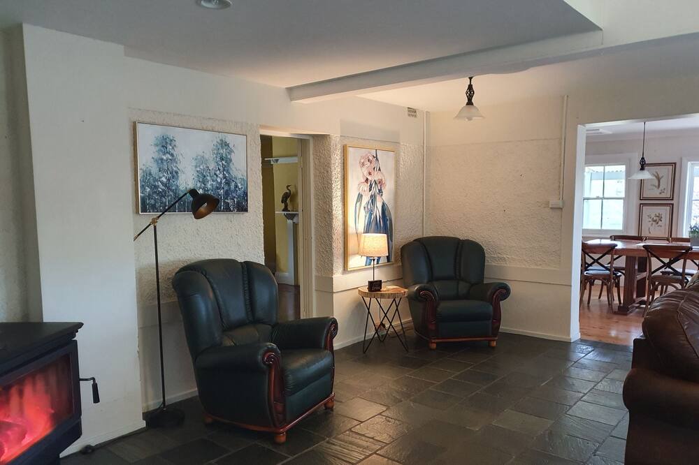 Photo of Livingroom in Caloola