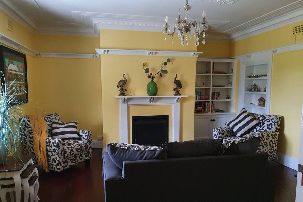 Photo of Livingroom in Caloola
