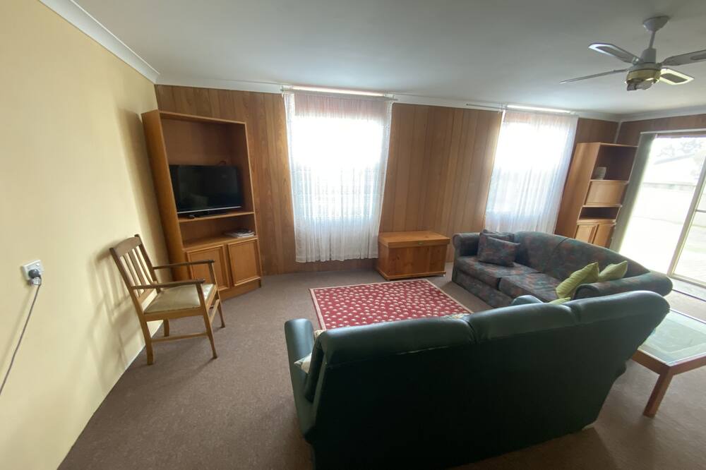 Photo of Livingroom in Hooper