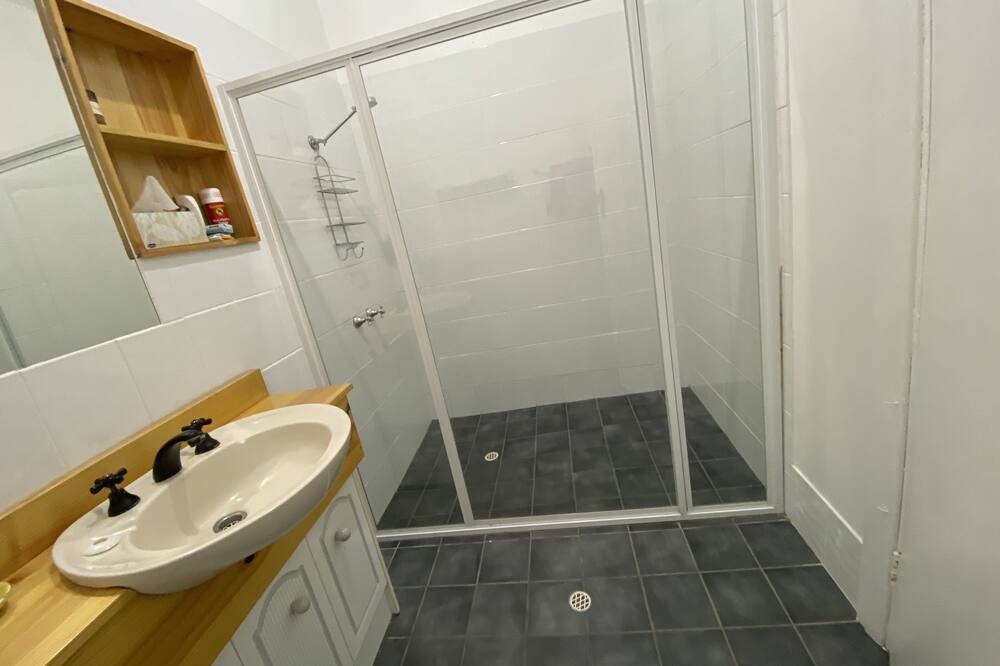 Photo of Bathroom in Hooper