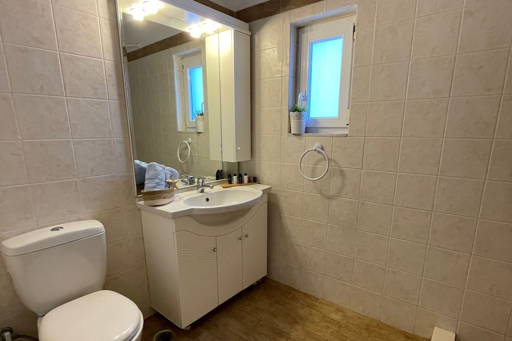 Photo of Bathroom in Platis Gialos
