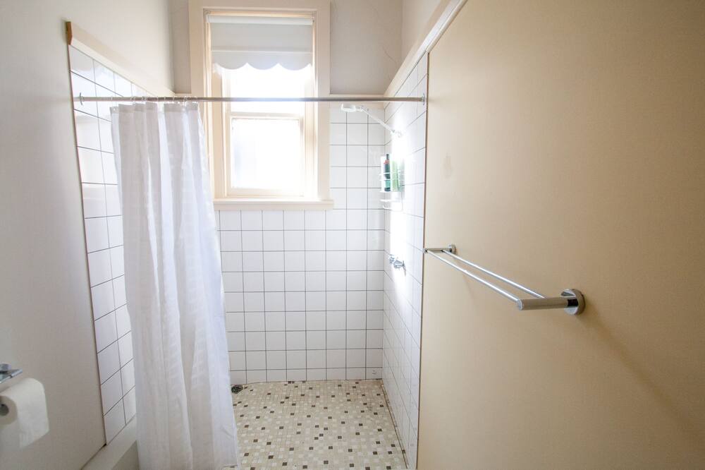 Photo of Bathroom in Mathoura