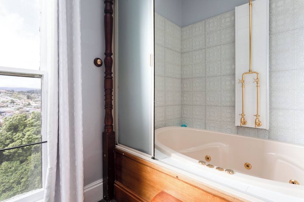 Photo of Bathroom in West Launceston