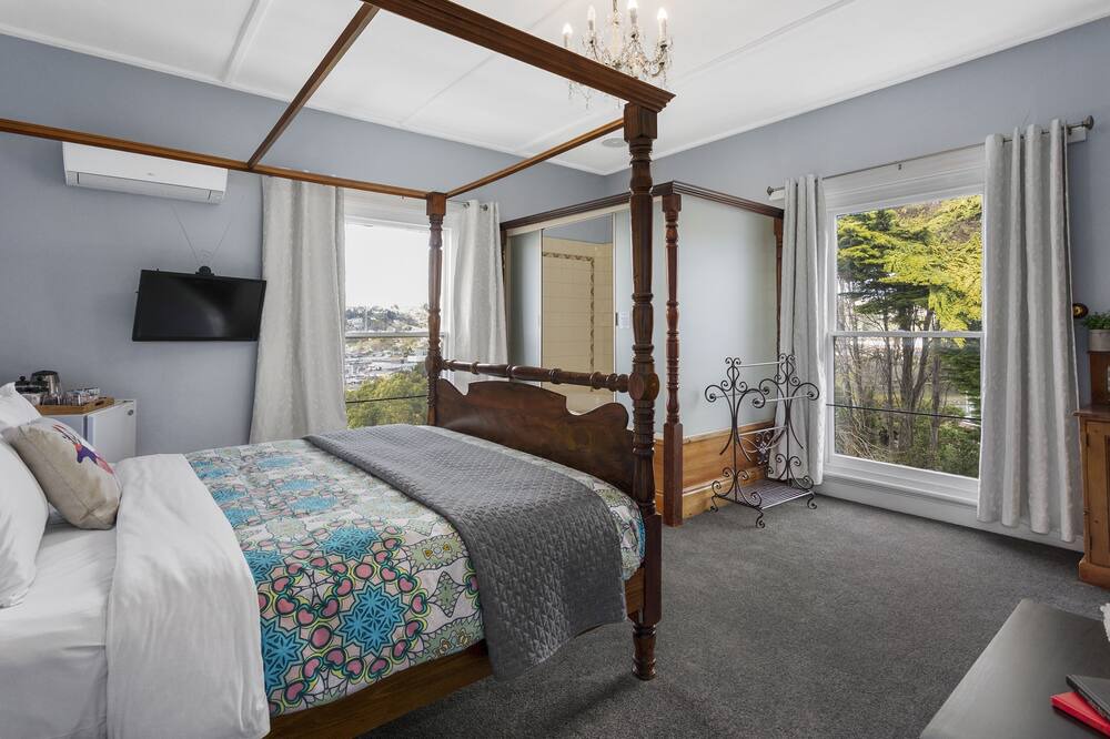 Photo of Bedroom in West Launceston