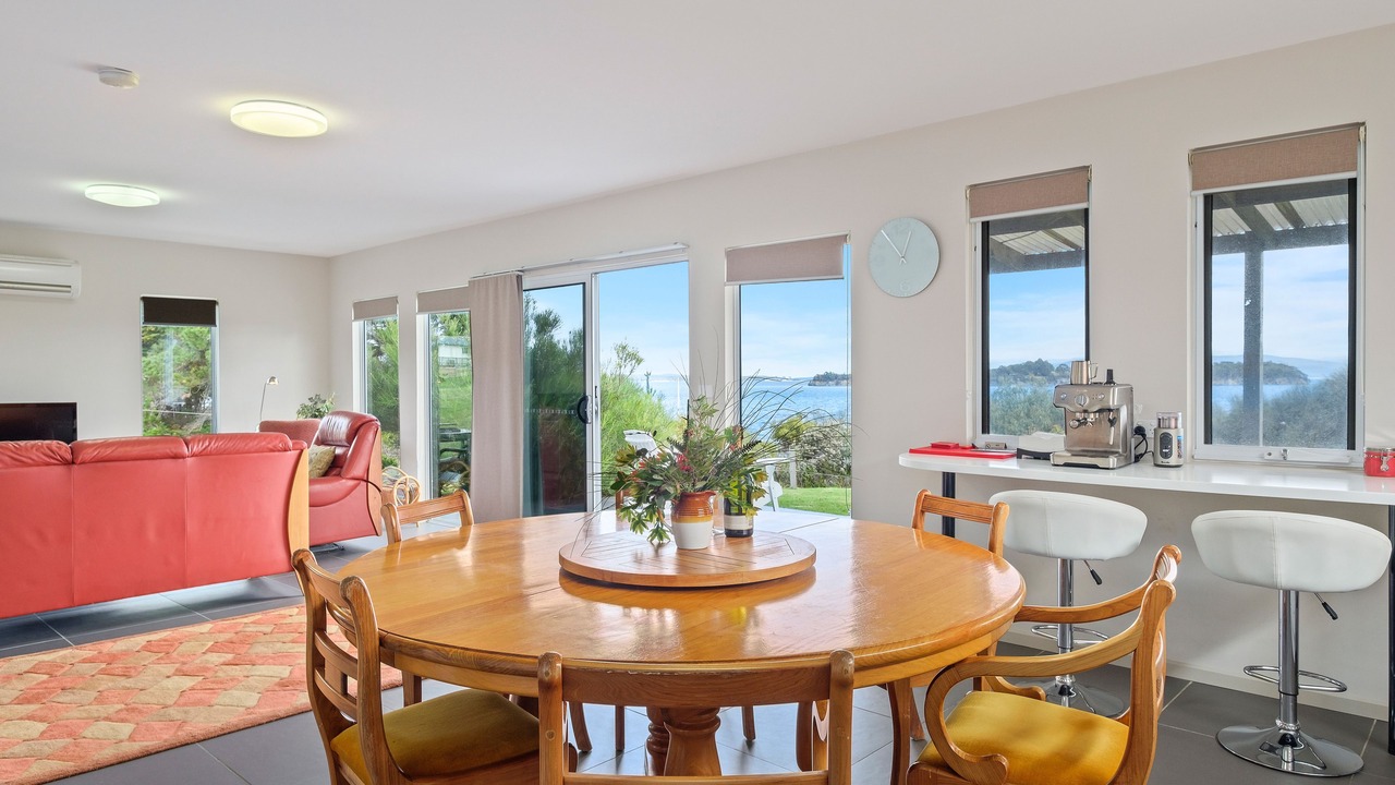 Photo of Livingroom in Alonnah