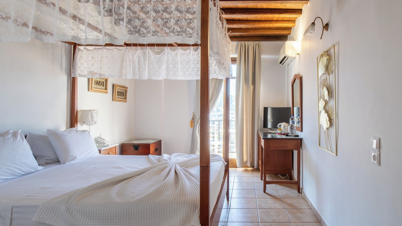 Photo of Bedroom in Tourlos