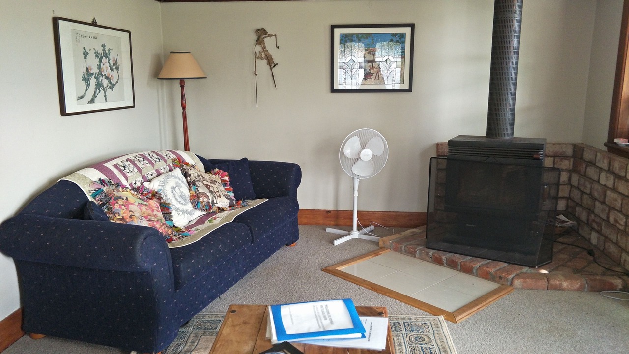 Photo of Livingroom in Metcalfe