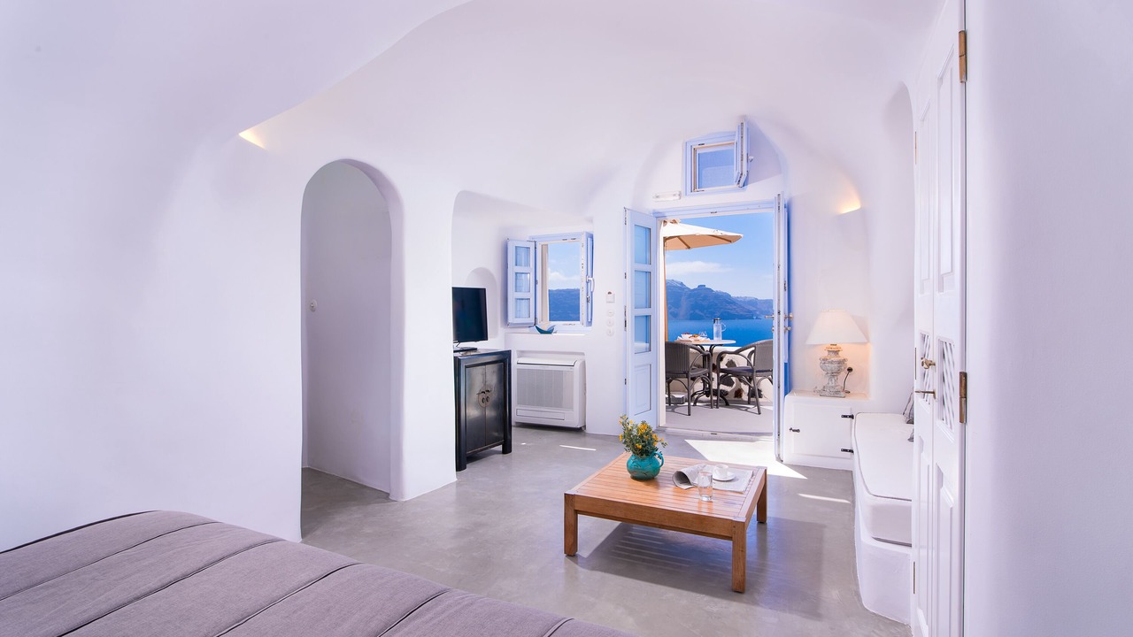 Photo of Bedroom in Oia