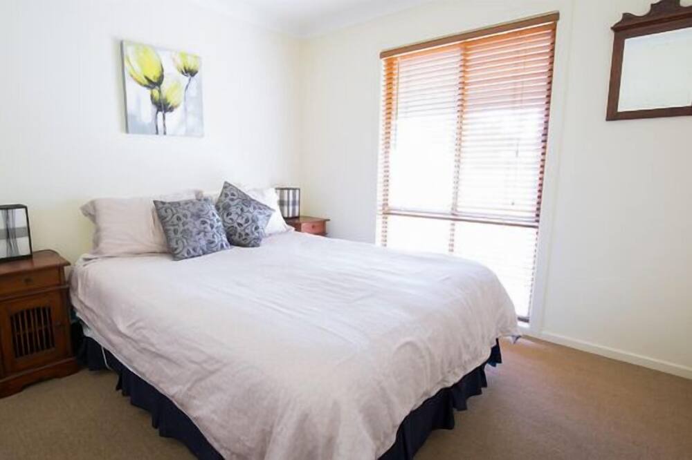 Photo of Bedroom in Erowal Bay