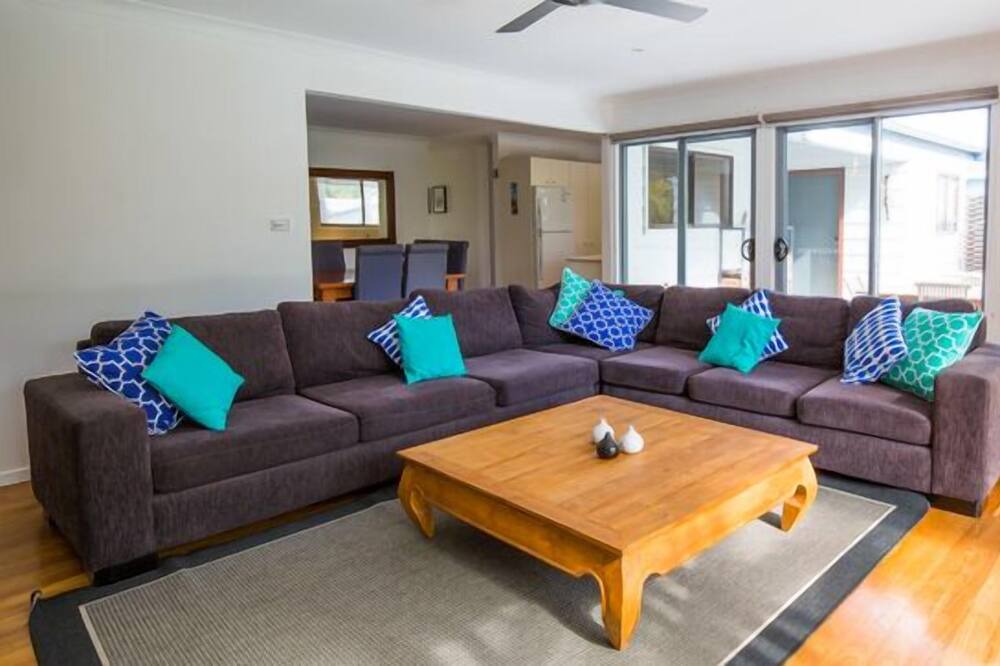 Photo of Livingroom in Erowal Bay