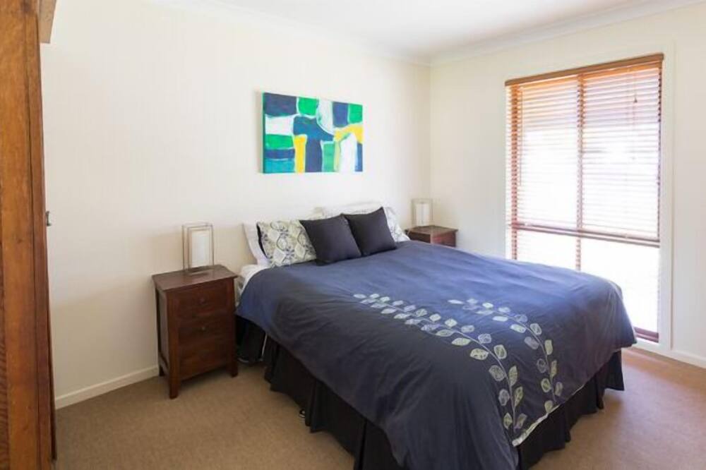 Photo of Bedroom in Erowal Bay