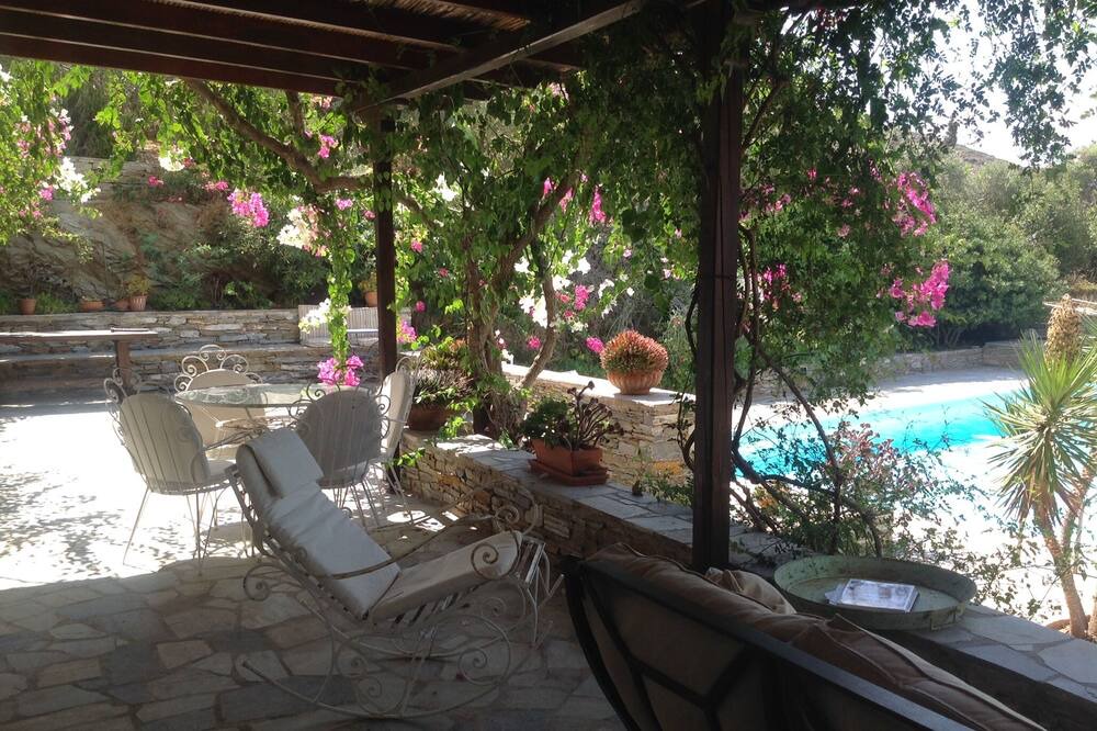 Photo of Patio Balcony in Gavrio