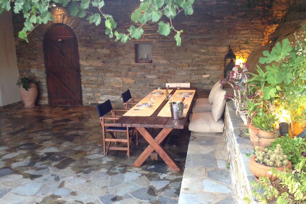 Photo of Patio Balcony in Gavrio