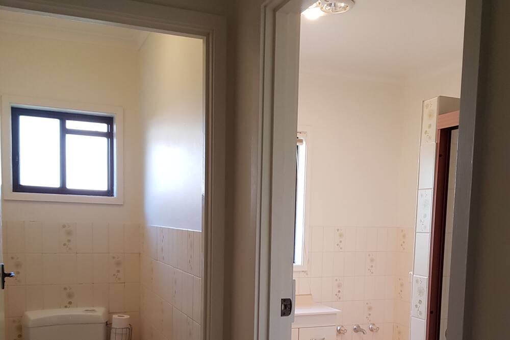 Photo of Bathroom in Corowa