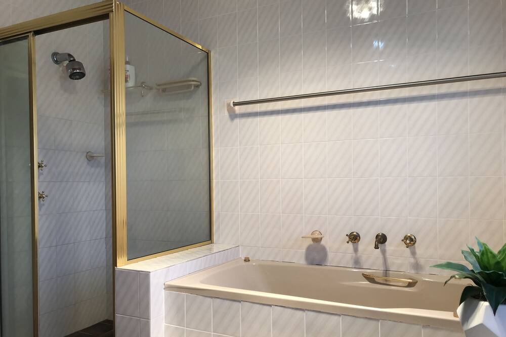 Photo of Bathroom in Tuross Head