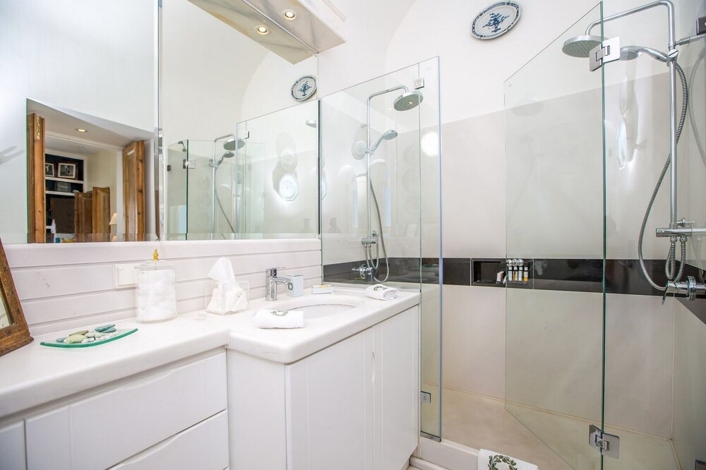 Photo of Bathroom in Firostefani