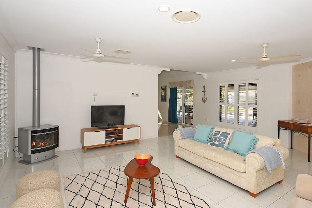 Photo of Livingroom in Toogoom