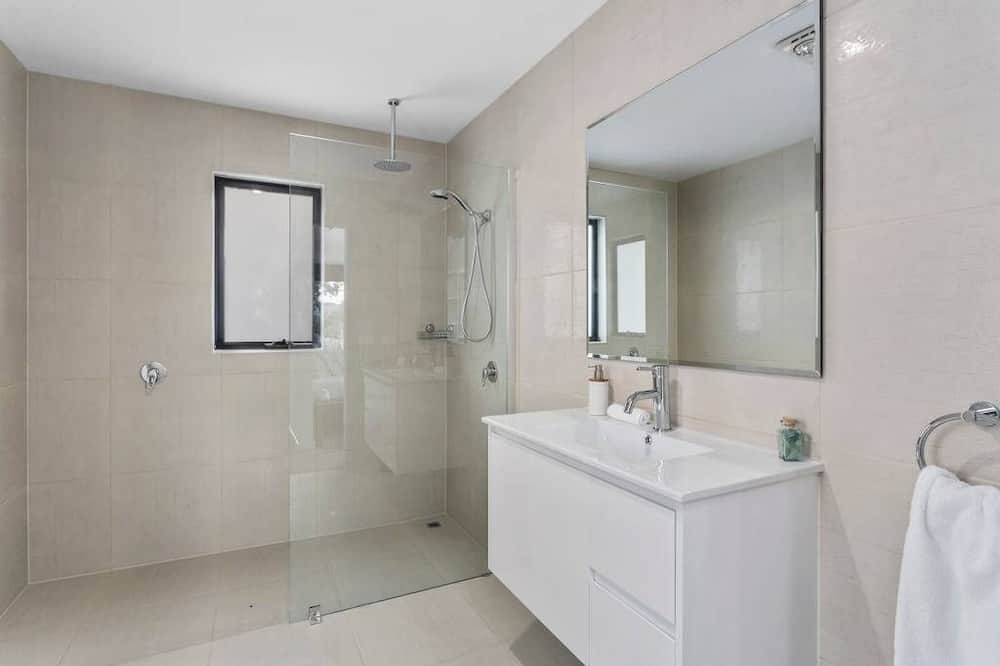 Photo of Bathroom in Lauderdale