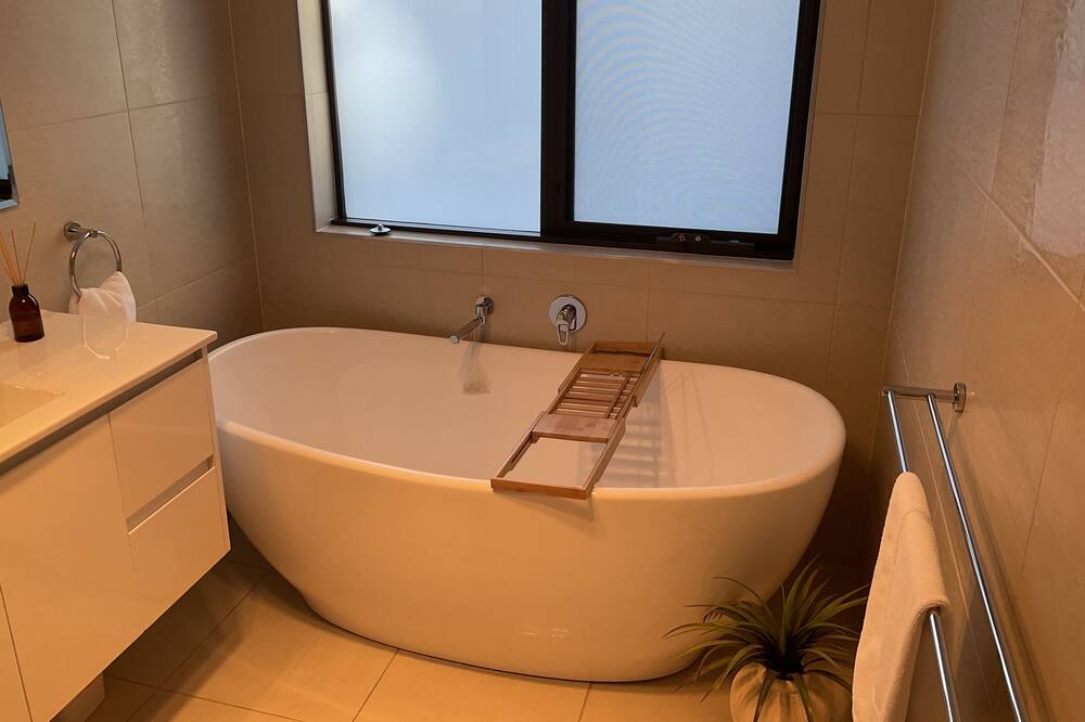Photo of Bathroom in Lauderdale