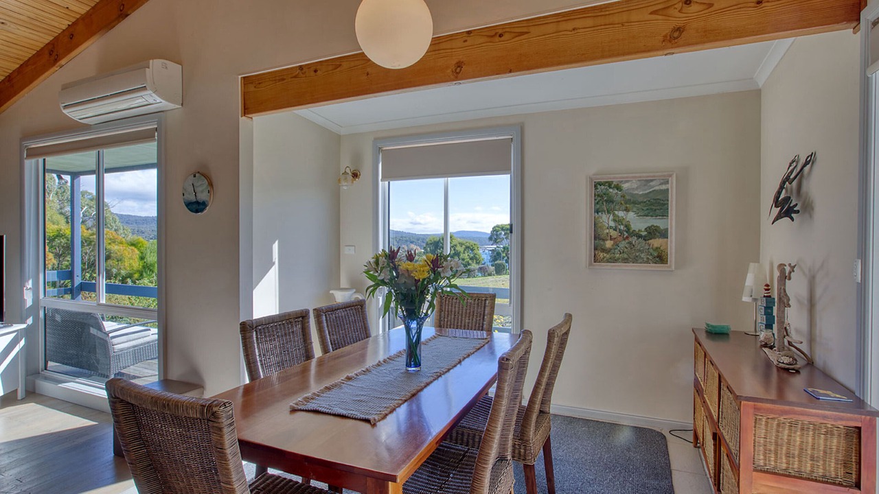 Photo of Bedroom in Binalong Bay