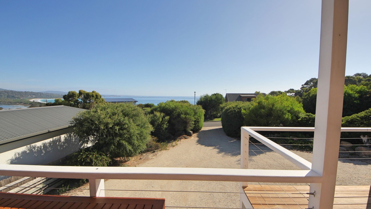 Photo of Patio Balcony in Binalong Bay