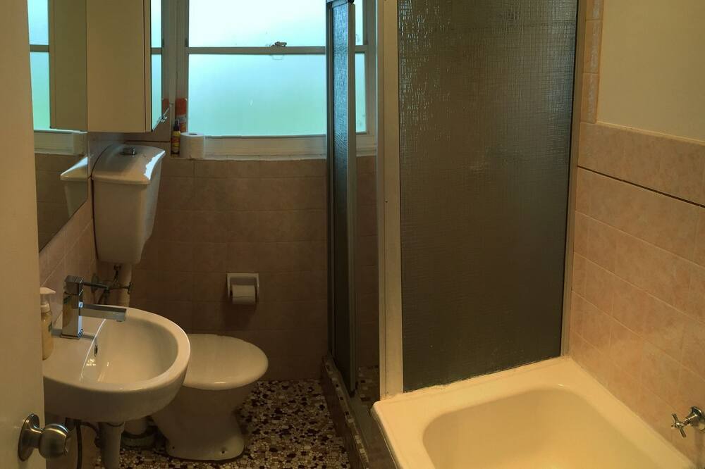 Photo of Bathroom in Narrabeen
