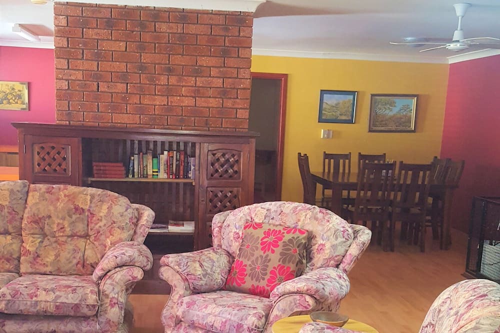 Photo of Livingroom in Katanning
