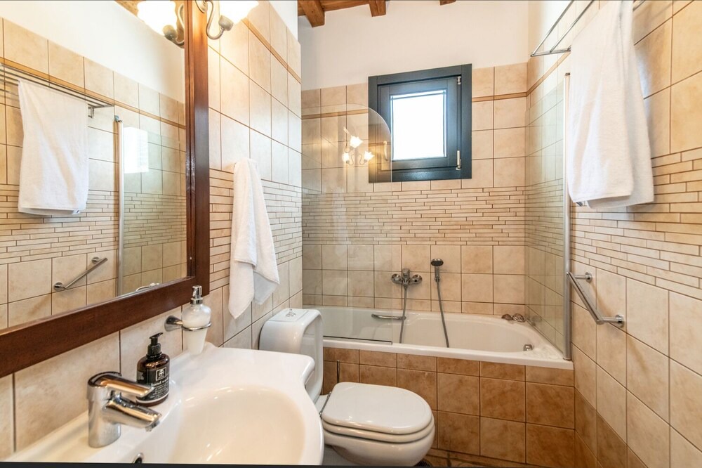 Photo of Bathroom in Exomvourgo