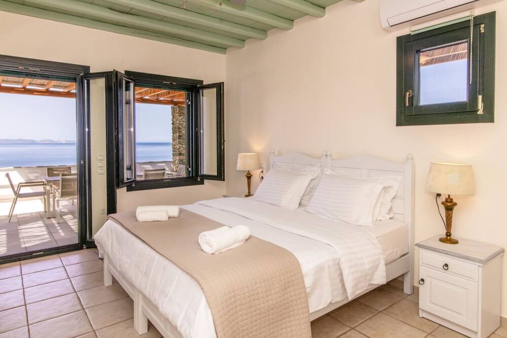 Photo of Bedroom in Exomvourgo